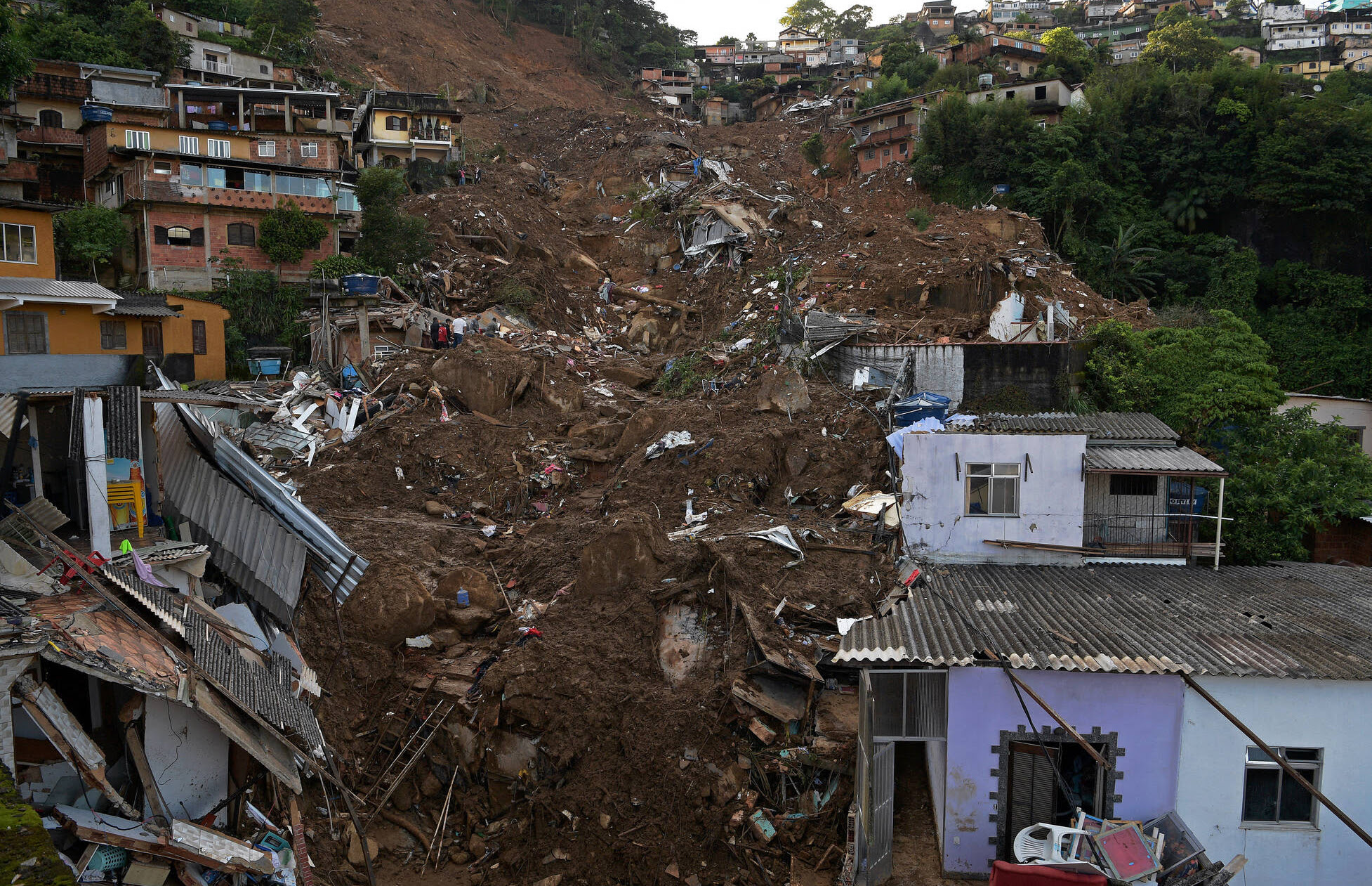 Um ano após tragédia, Petrópolis tem poucas melhorias e convive com medo de novo desastre