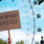 Democracia plena atinge menor nível mundial desde os anos 80 (Foto: Unsplash/FredMoon)