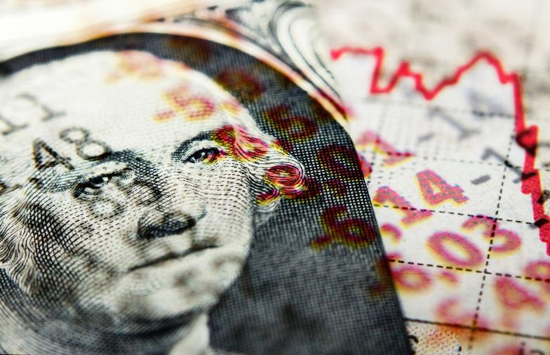 Dólar cai pelo 2º dia consecutivo e bate a marca dos R$ 5, chegando a R$ 4,92