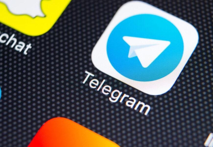 Ícone do aplicativo Telegram no celular (Foto: Shutterstock)