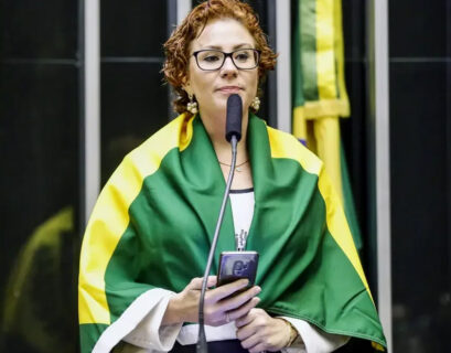 Carla Zambelli está internada com Covid; deputada não se vacinou (Foto: Reprodução)